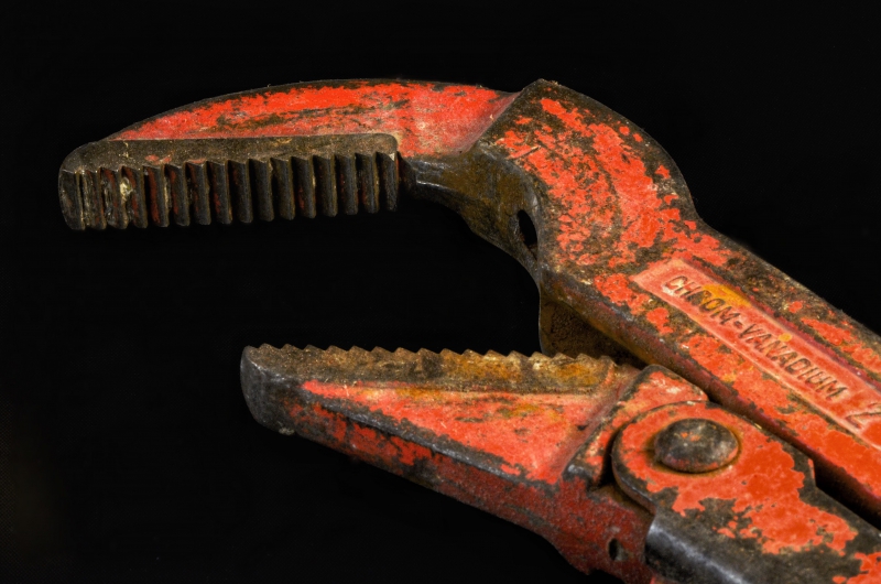 sasu-VILLARS SUR VAR-min_pipe-wrench-318084